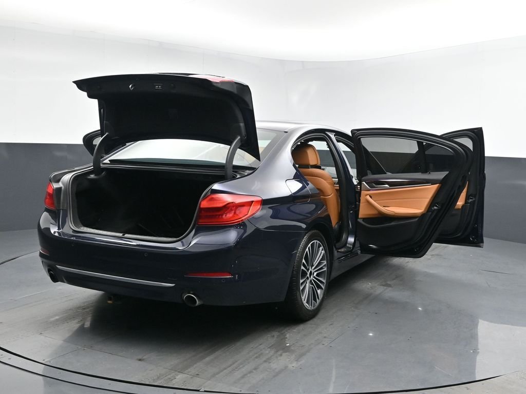 Used 2018 Blue BMW 530i xDrive image 28