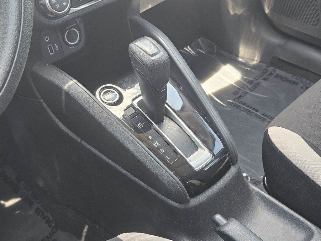 Used 2022 Black Nissan 1.6 SV image 21