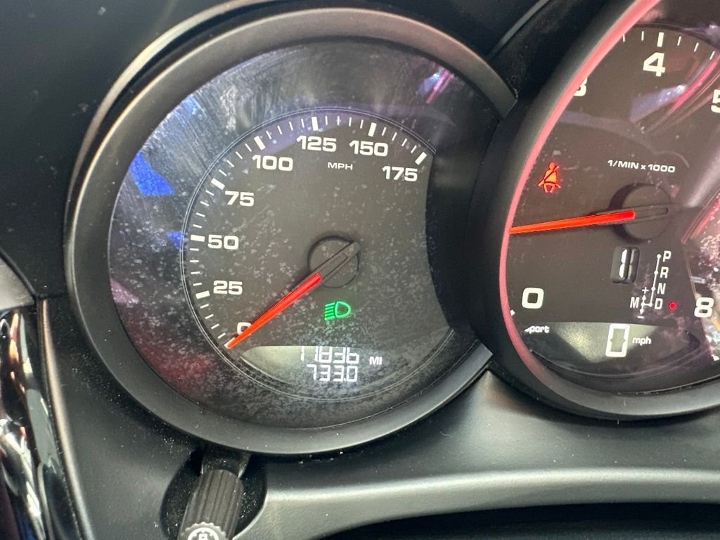 Used 2021  Porsche Base image 27