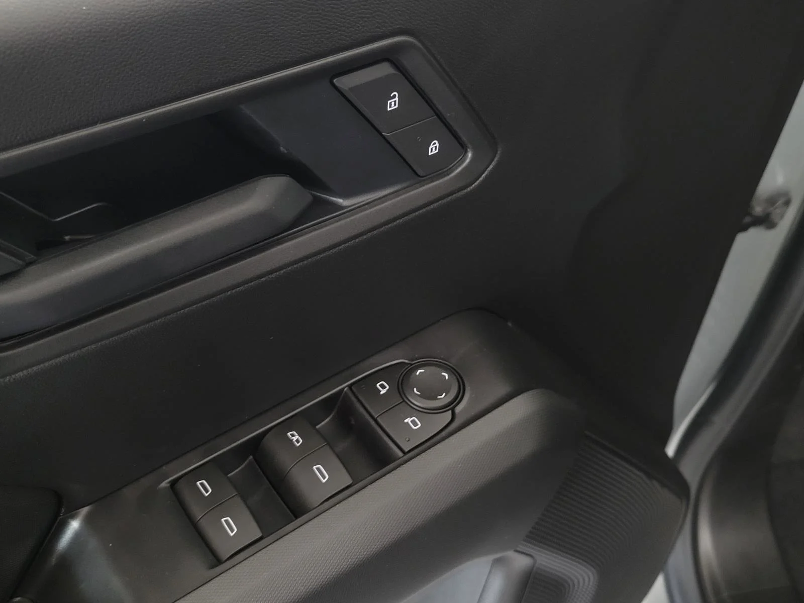 2026 Chevrolet Colorado Trail Boss - Photo 13
