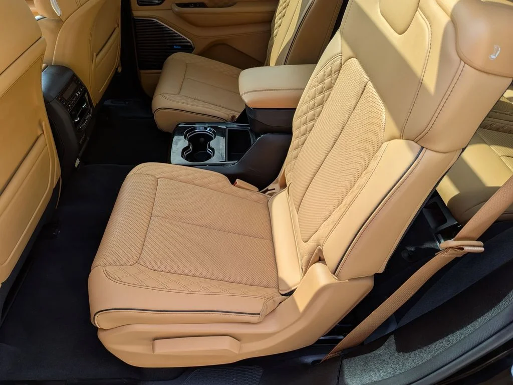 Used 2022 Black Jeep Summit image 32
