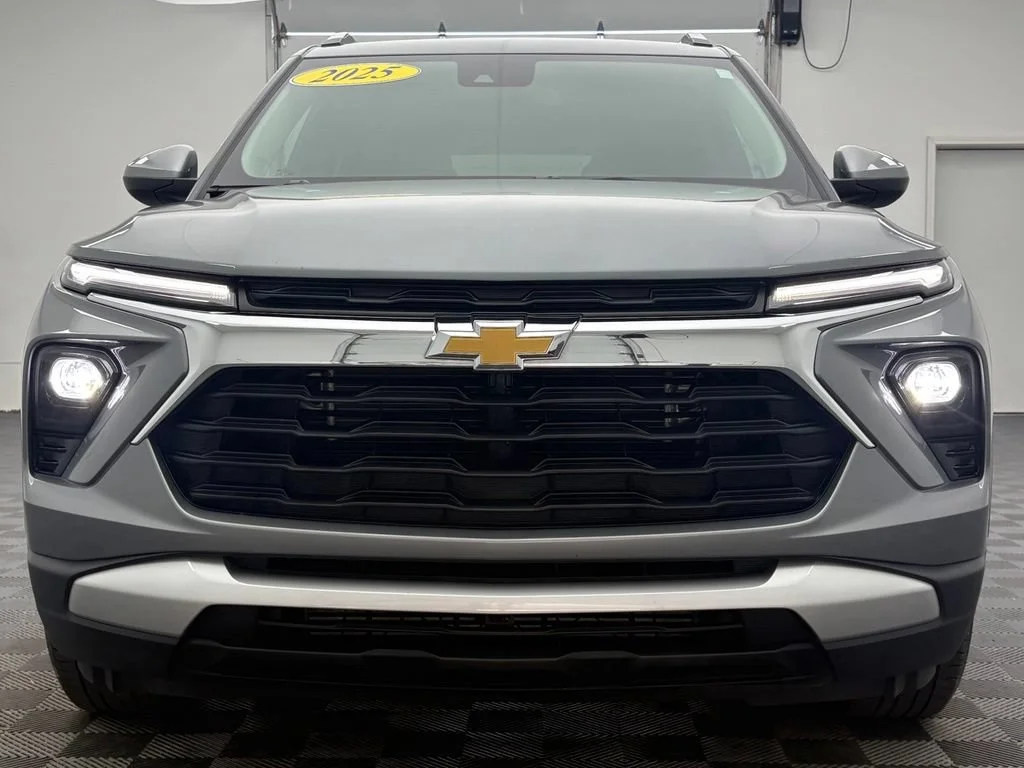 Used 2025 Sterling Gray Metallic Chevrolet LT image 11