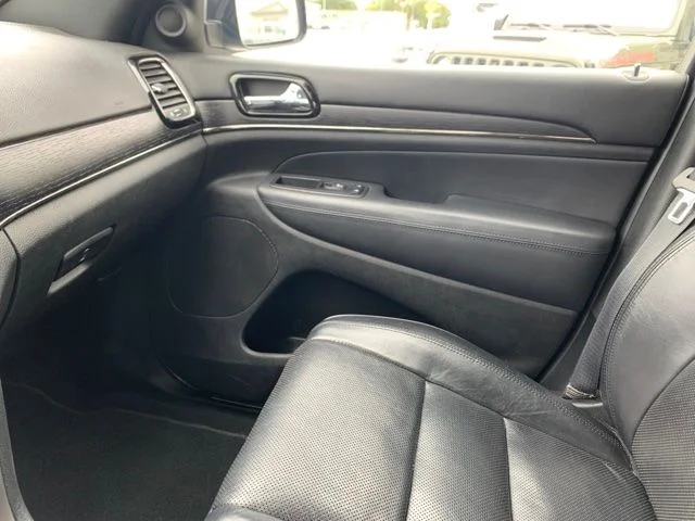 Used 2019 Silver Jeep Overland image 14