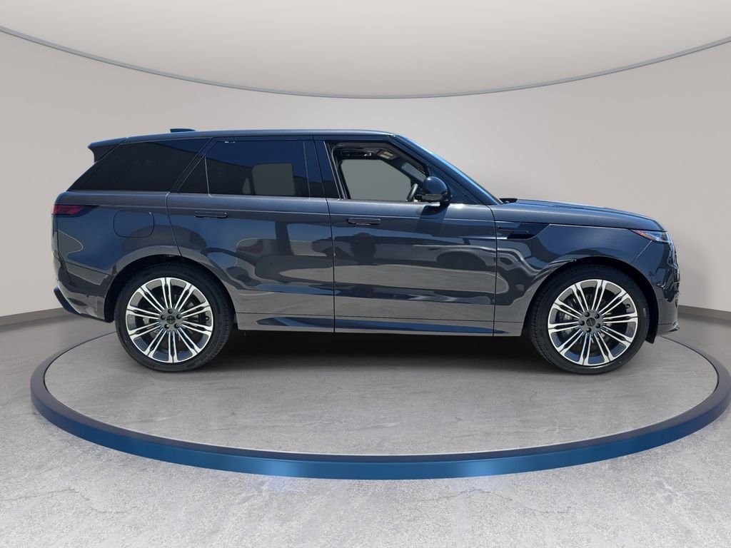 New 2026 Carpathian Grey Land Rover Dynamic SE image 4