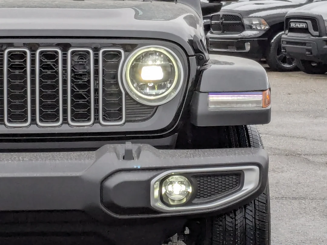 New 2026 Black Jeep Sahara - - 4x4 - Body- Color Top - Safety Group - 3.6L Pentastar V6 - Remote Start & More! image 10