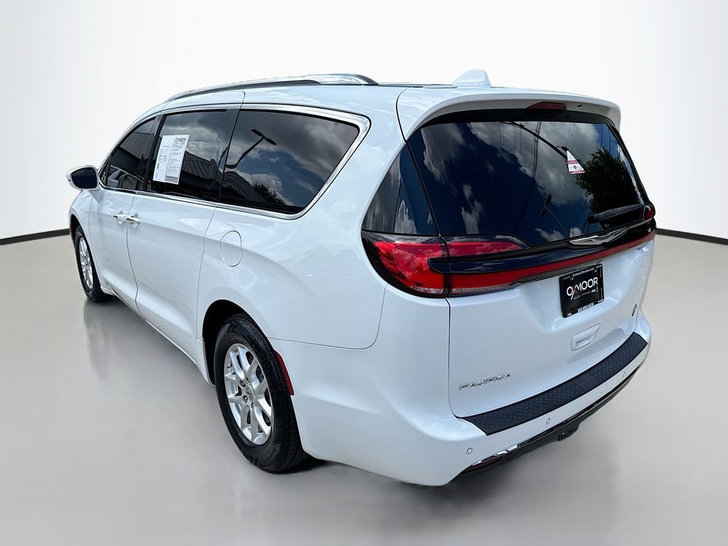 Certified Used 2021 Bright White Clearcoat Chrysler Touring L image 5