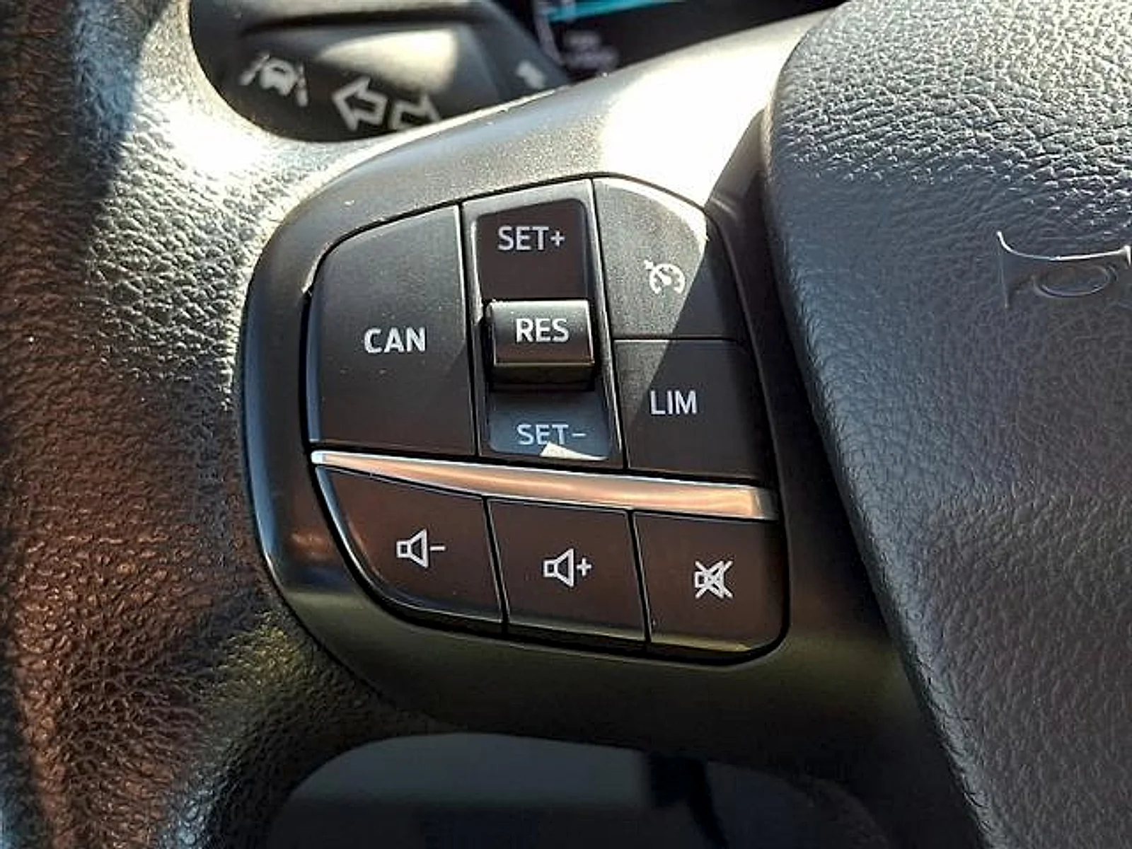 Used 2020 Oxford White Ford Base image 26