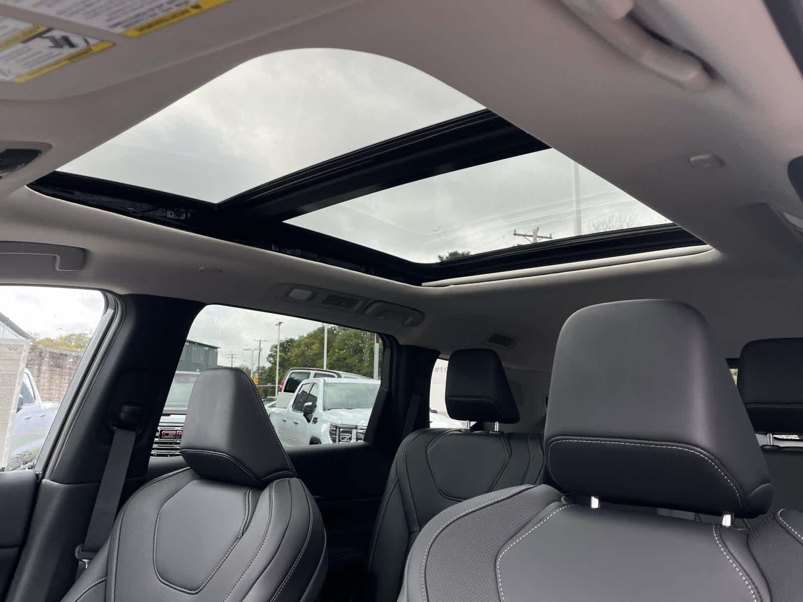 New 2027 Graphite Shadow INFINITI LUXE image 5