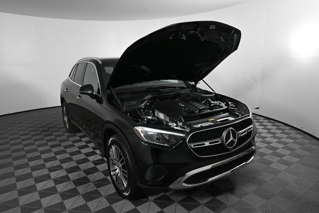 Certified Used 2025 Black Mercedes-Benz GLC 300 image 20
