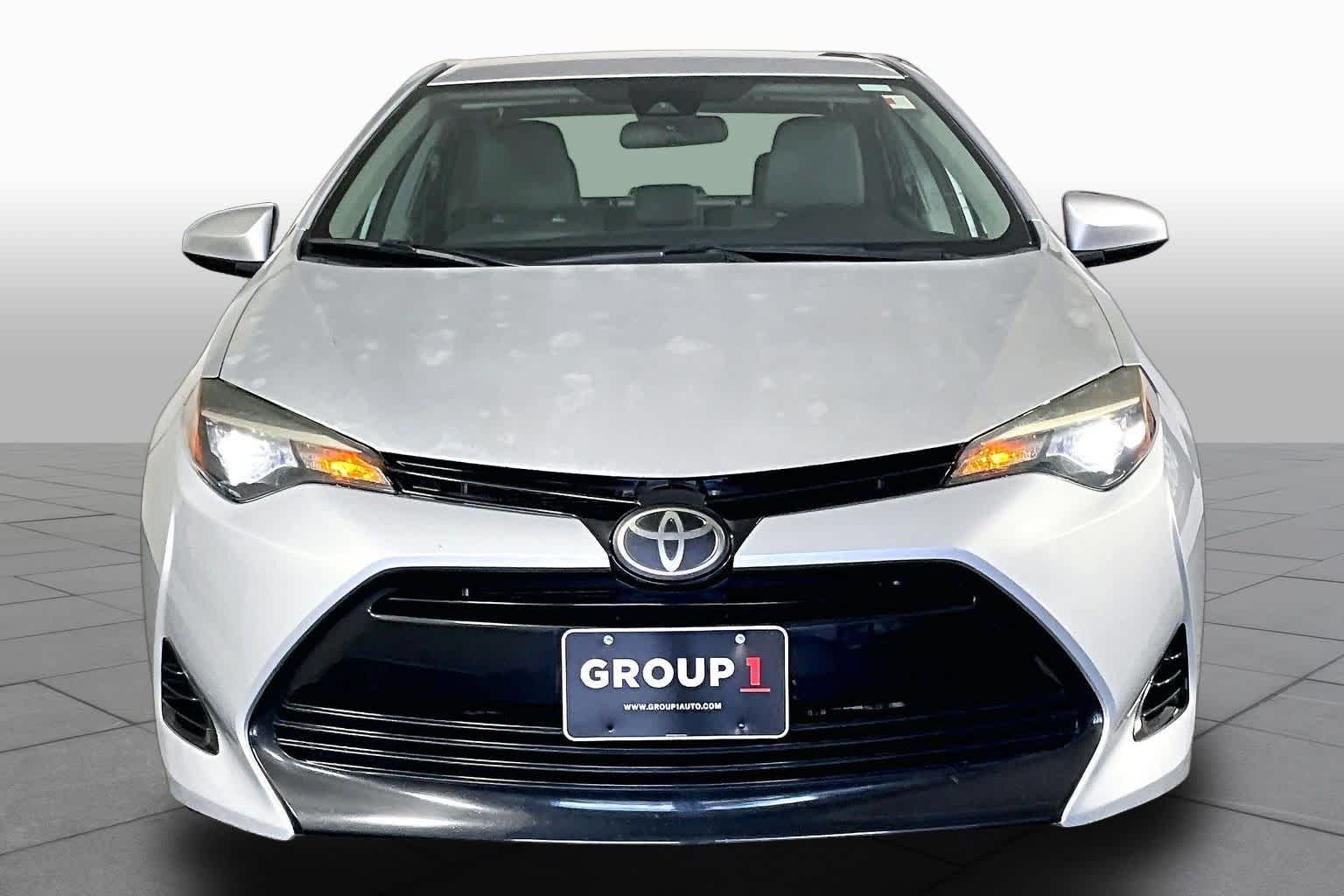 Used 2017 Classic Silver Metallic Toyota L image 4