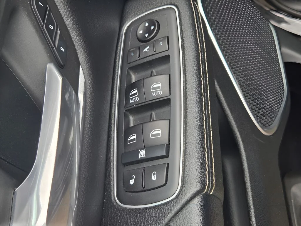 Certified Used 2020 Black Ram Laramie image 20