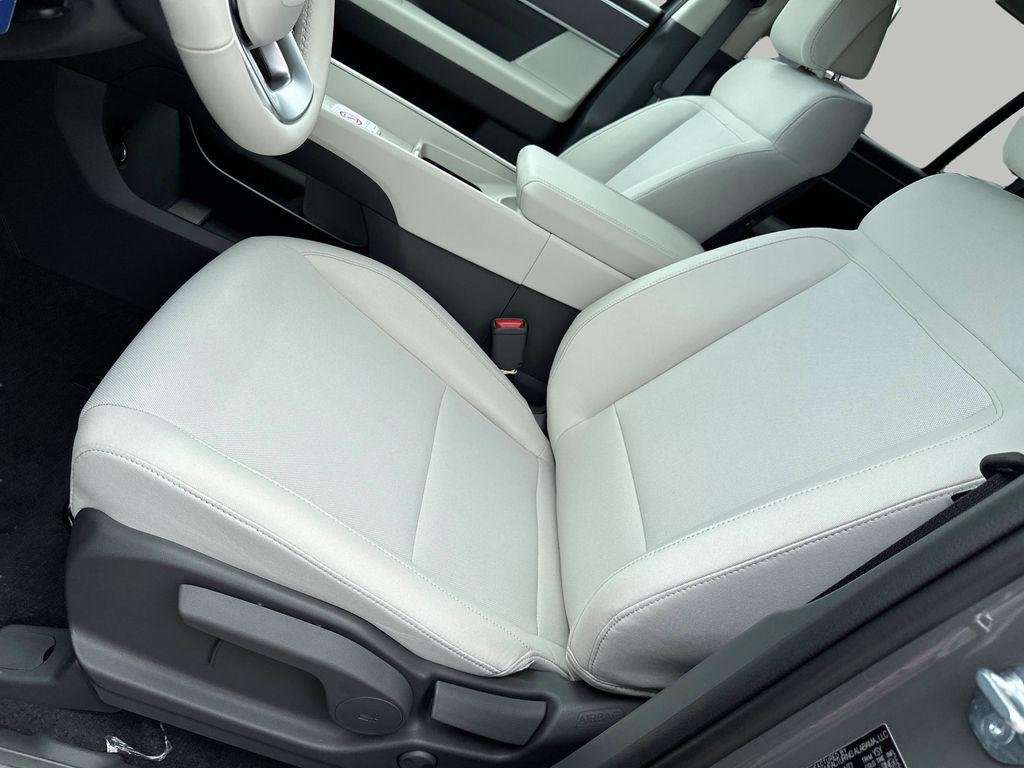 New 2026 Hampton Gray Hyundai SE FWD image 9