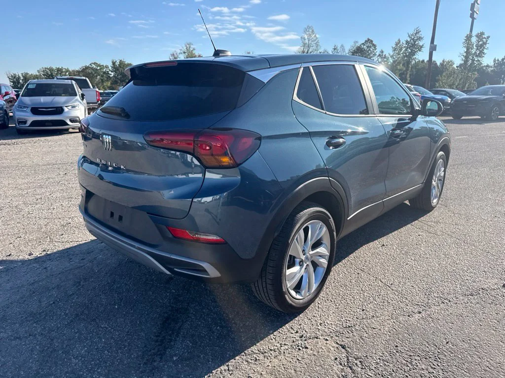 Used 2025 Blue Buick Preferred image 5