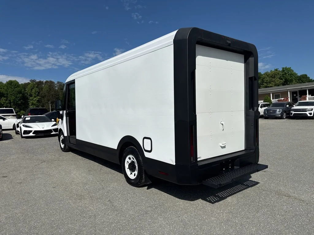 Used 2024 White BrightDrop Base image 3