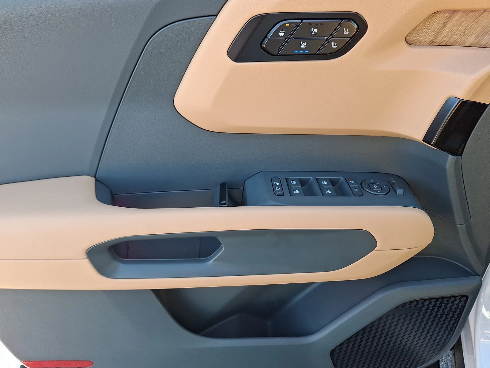 New 2027 White Kia X-Line SX image 11