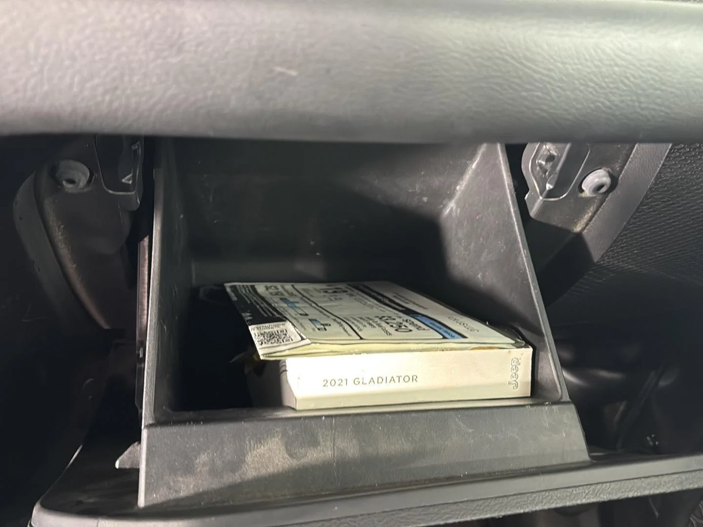 Used 2021 GRAY Jeep Overland image 13