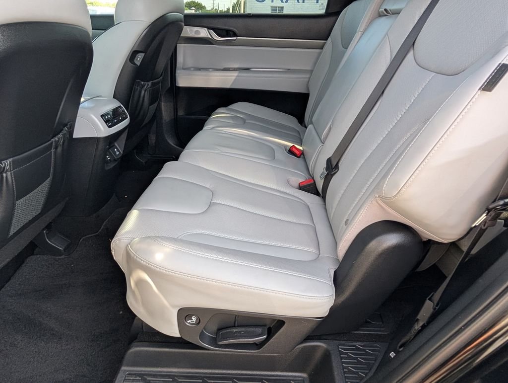 Used 2023 Black Hyundai SEL image 24