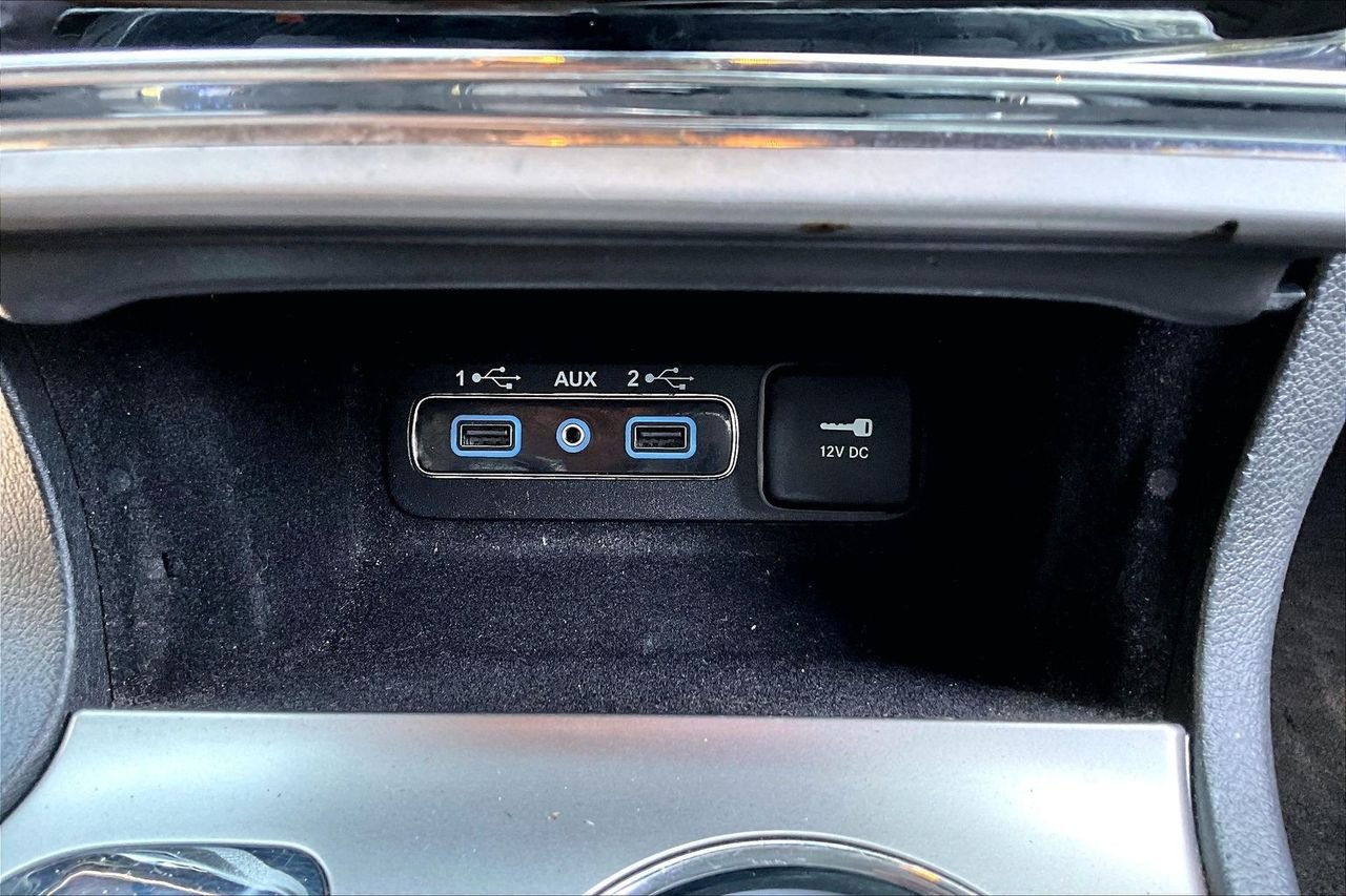 Used 2019 Silver Jeep Altitude image 25