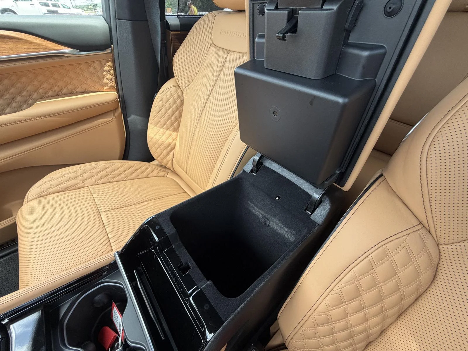 New 2026 Bright White Clear-Coat Exterior Paint Jeep Summit image 15