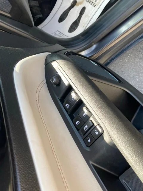 Used 2023 Gray Jeep Limited image 21