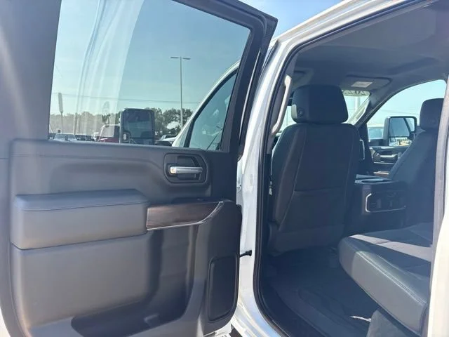 Used 2023 SUMMIT WHITE GMC SLT image 32
