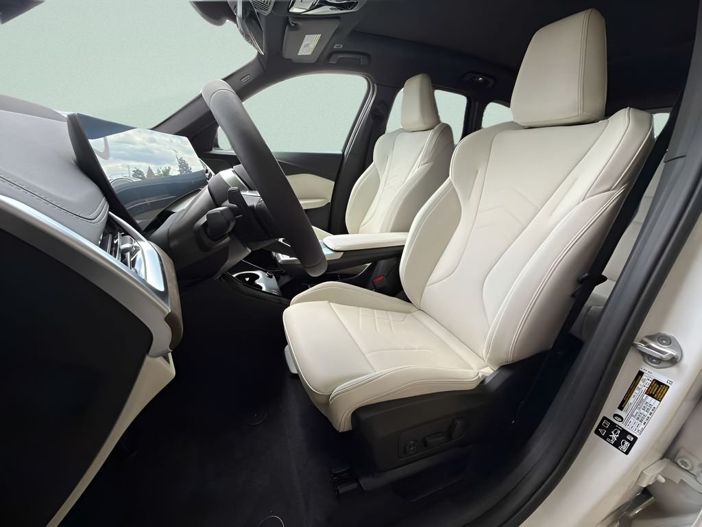 New 2026 Alpine White BMW xDrive28i image 10