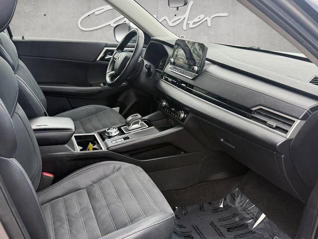 Used 2022 Mercury Gray Metallic Mitsubishi SE image 25