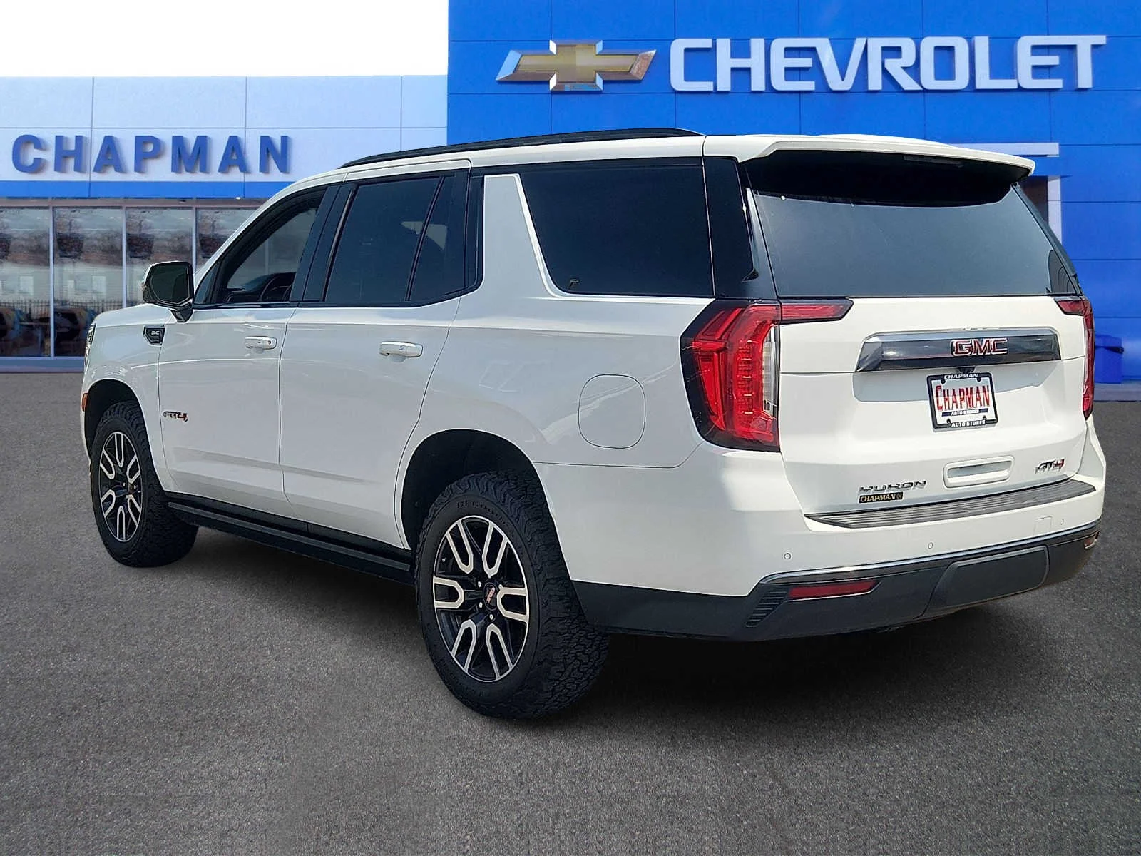 Used 2023 Summit White GMC AT4 image 4