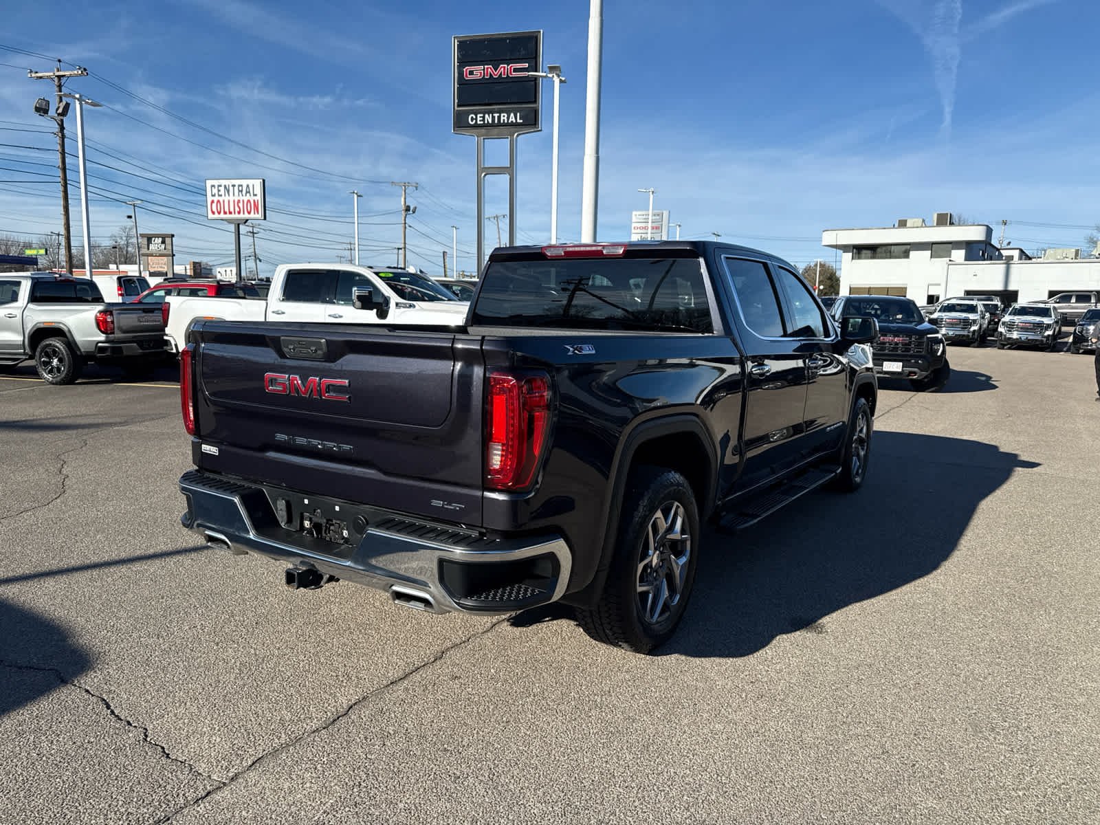 2022 GMC Sierra 1500 SLT - Photo 5