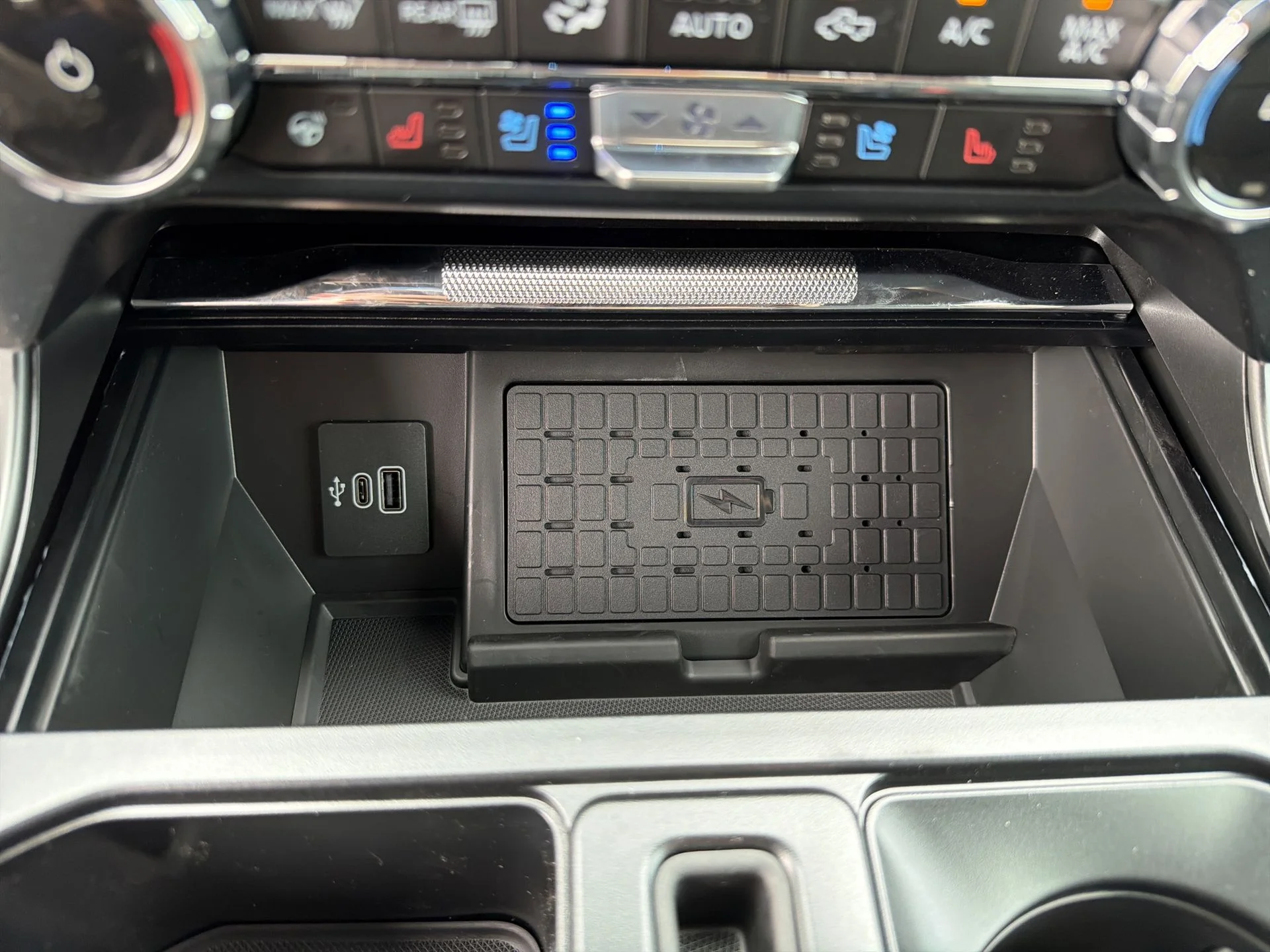 New 2026 Avalanche Ford Lariat® image 13