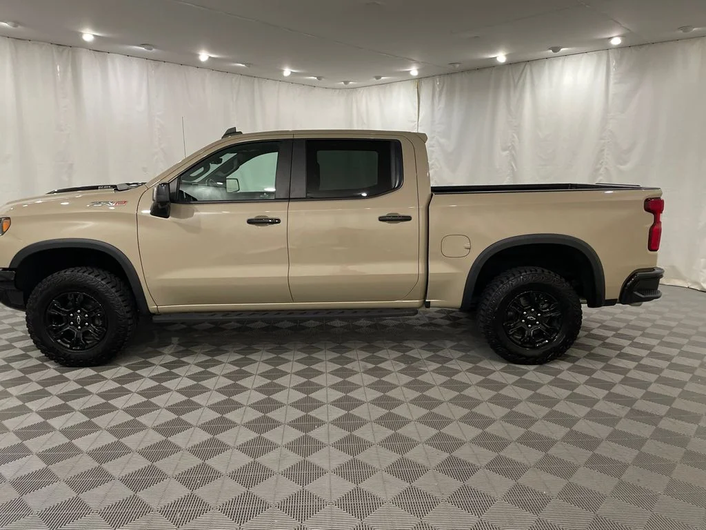 Used 2023 Sand Dune Metallic Chevrolet ZR2 image 9