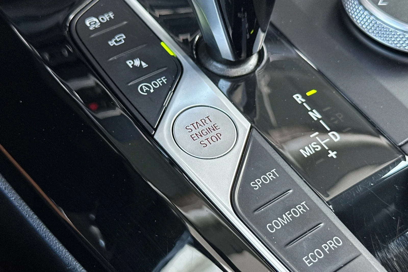 Used 2024 Dark Graphite Metallic BMW xDrive30i image 22
