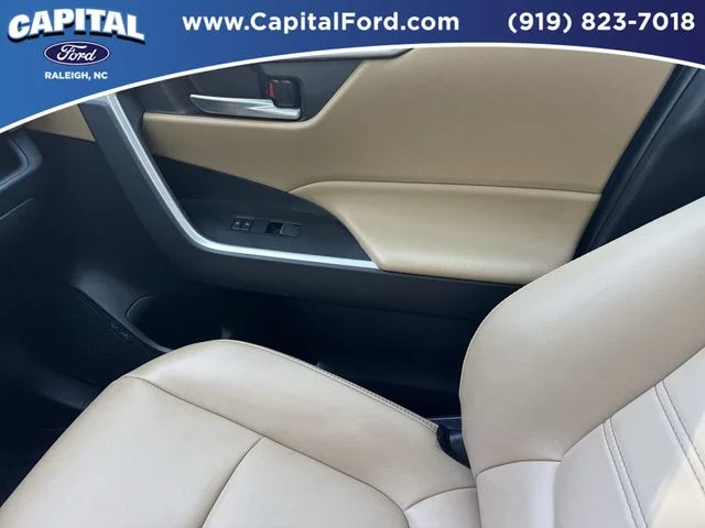 Used 2025 Red Toyota XLE Premium image 29