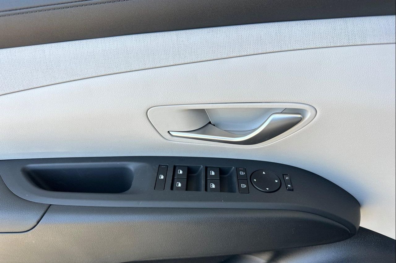 New 2026 Ecotronic Gray Hyundai SEL Premium FWD image 11