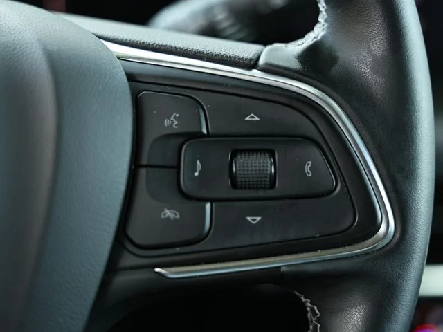 Used 2025 Ebony Twilight Metallic Buick Avenir image 34