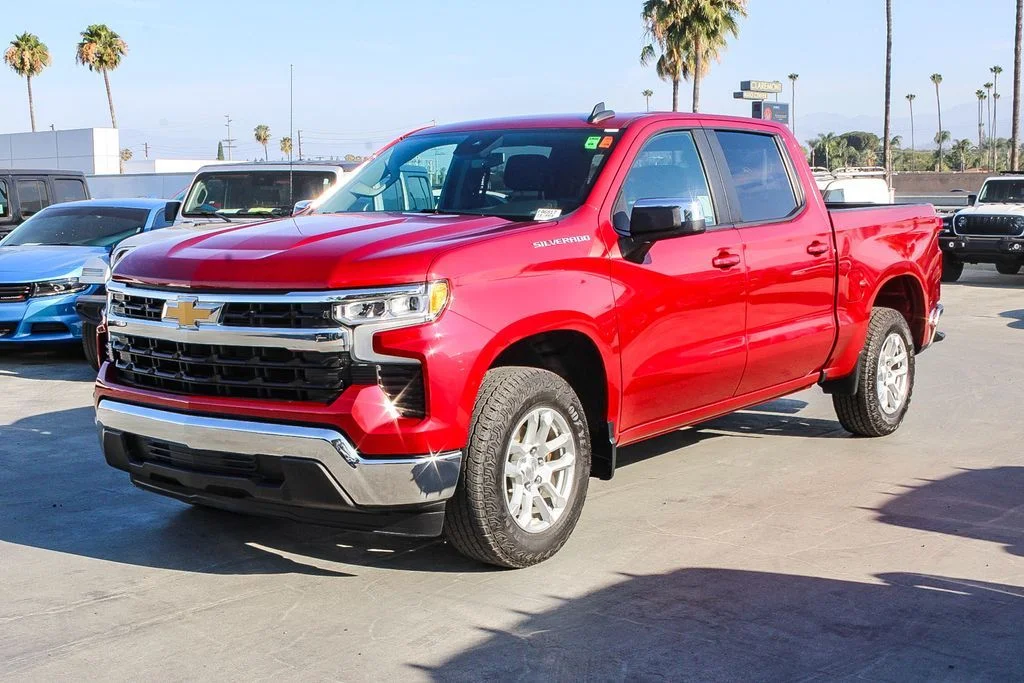 Used 2023 Red Chevrolet LT image 4