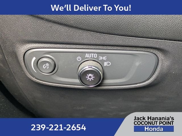 Used 2022 White Chevrolet LT image 25