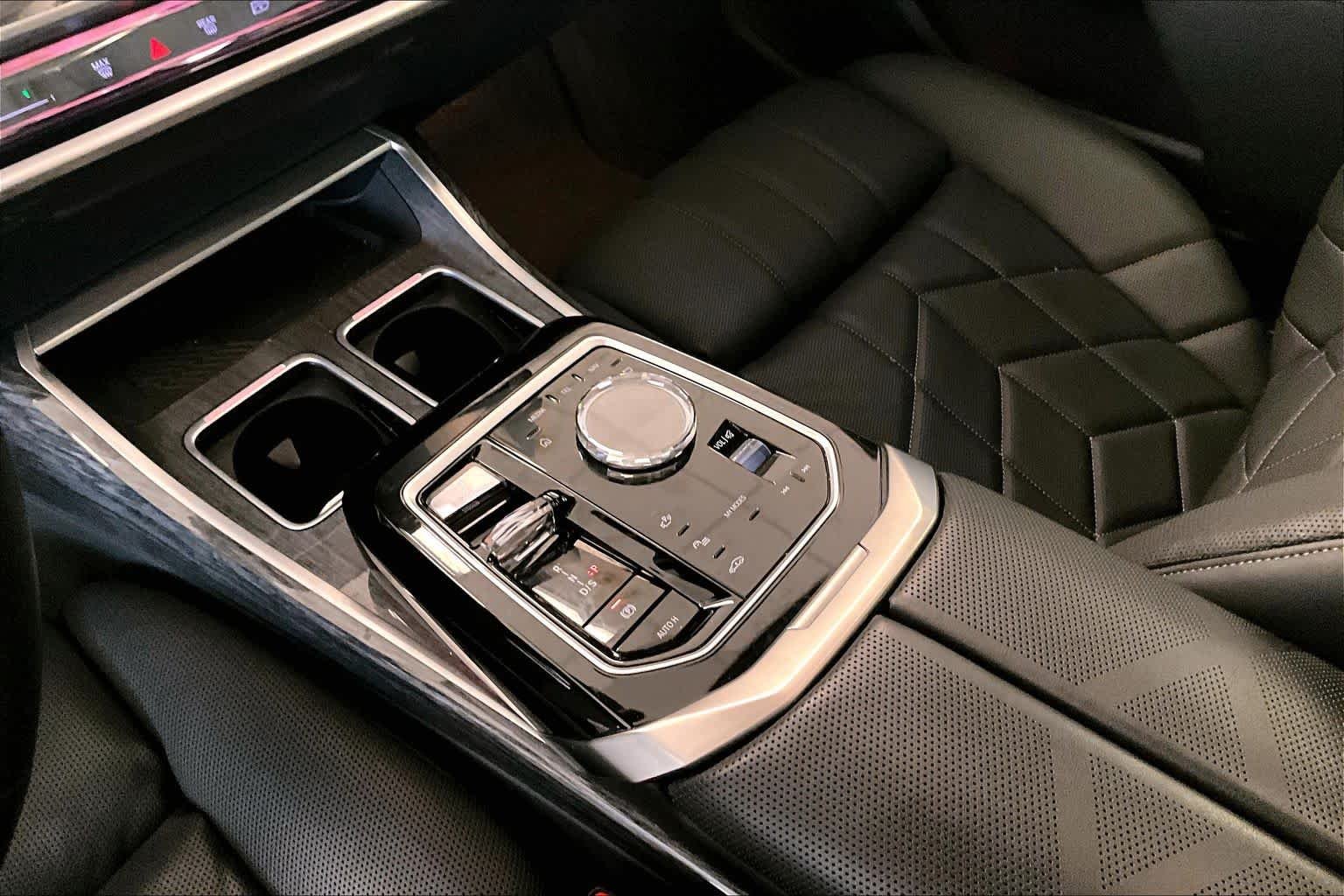 Used 2023 Black Sapphire Metallic BMW 760i xDrive image 15