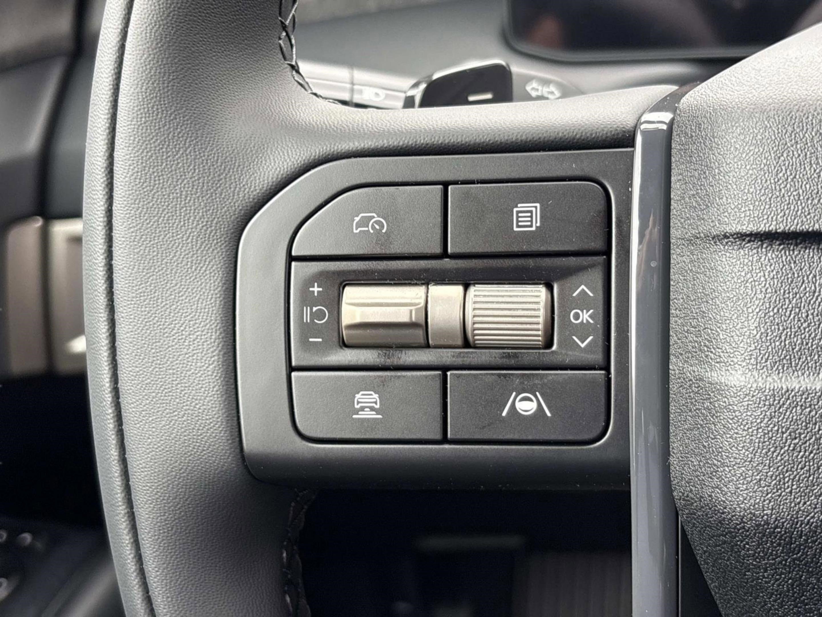 New 2027 Ivory Silver Kia S image 26
