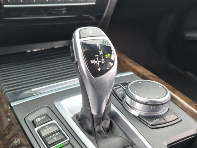 Used 2019 Black BMW M550i xDrive image 13