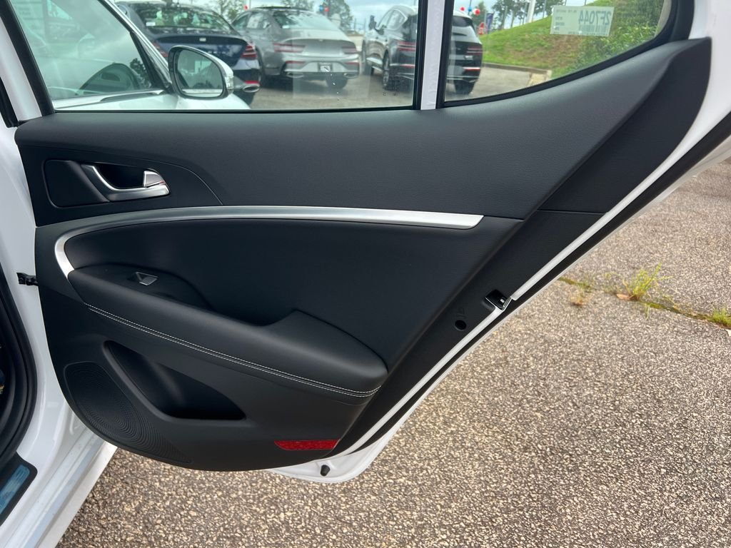 2026 GENESIS G70 Standard - Photo 16
