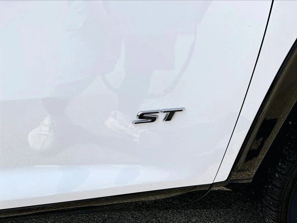 Used 2026 White Buick Sport Touring image 28