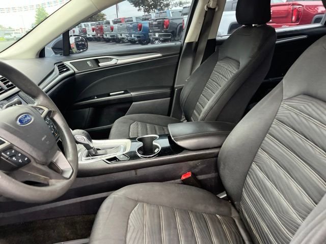 Used 2016 Black Ford SE image 9