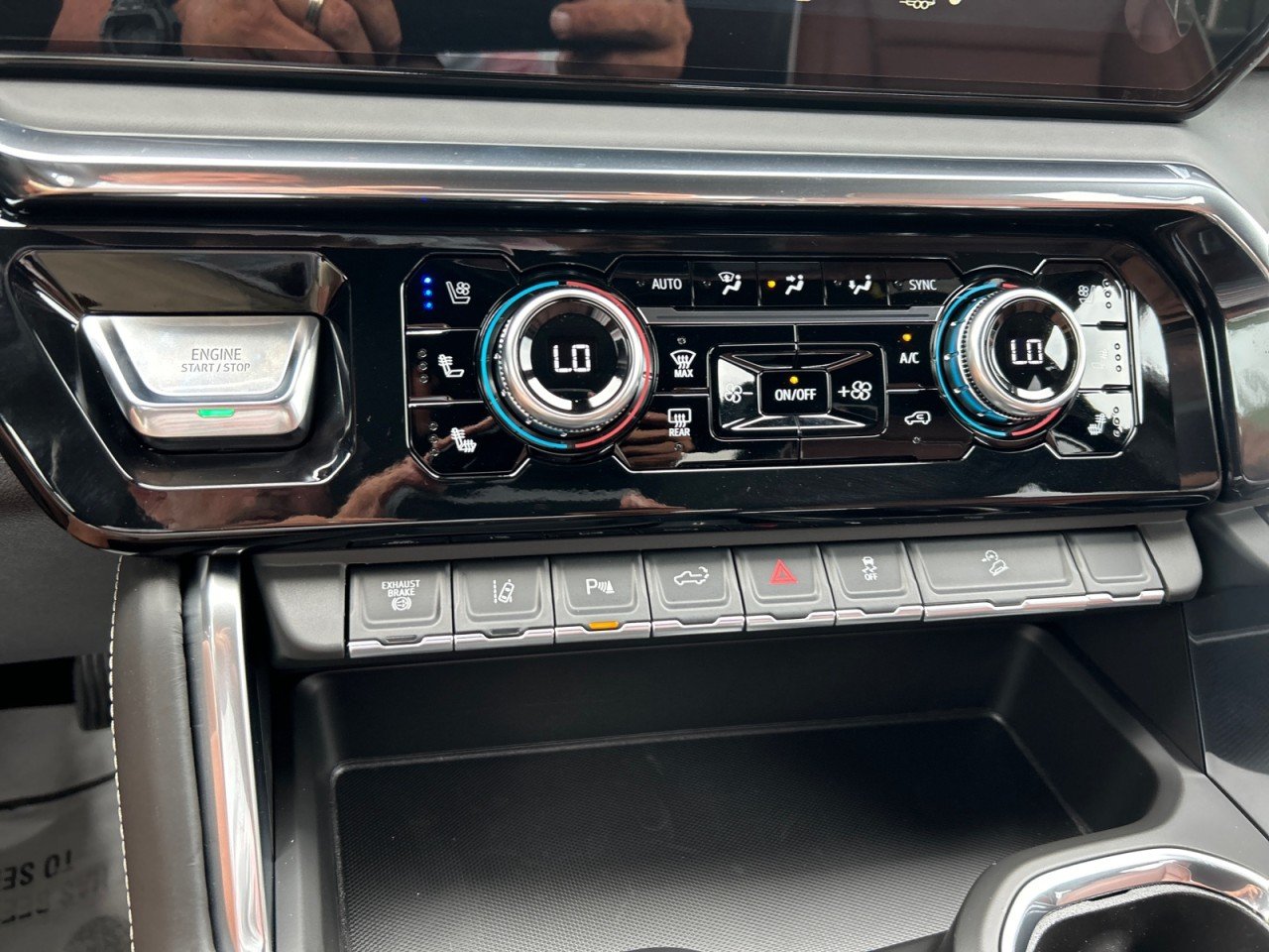 New 2026 Glacier White Tricoat GMC Denali Ultimate image 14