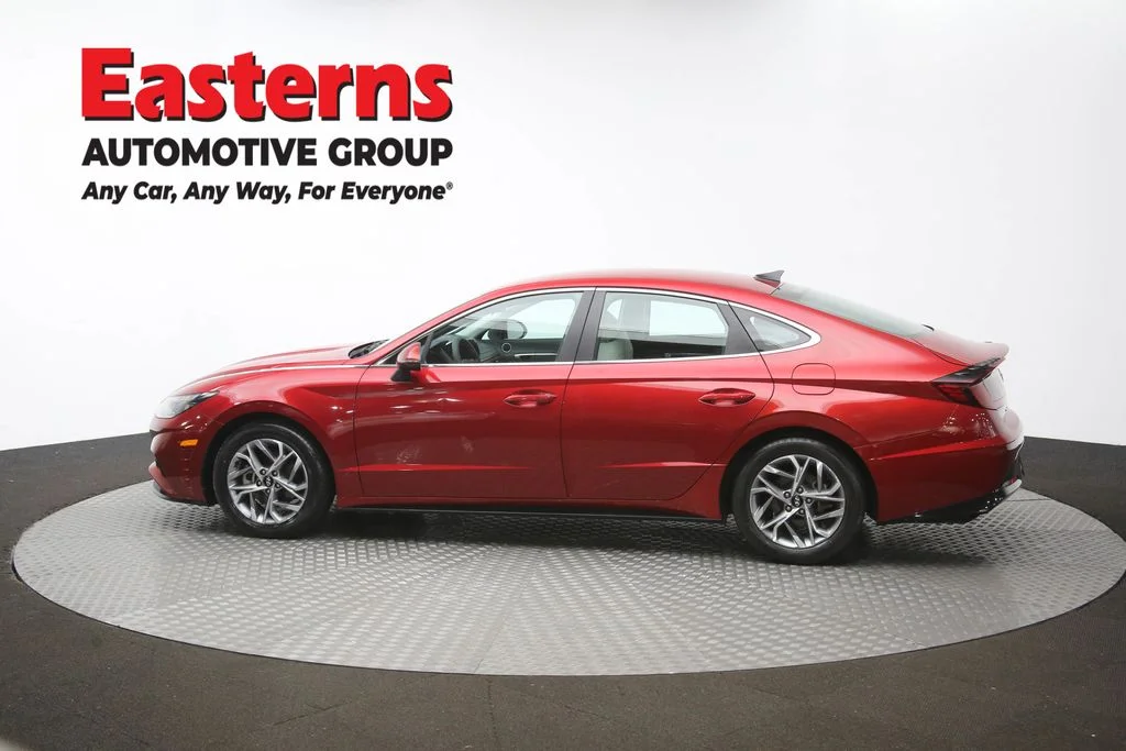 Used 2023 Red Hyundai SEL image 61