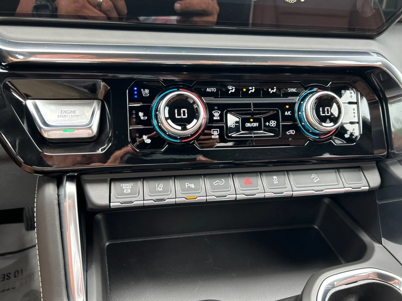 New 2026 Glacier White Tricoat GMC Denali Ultimate image 14