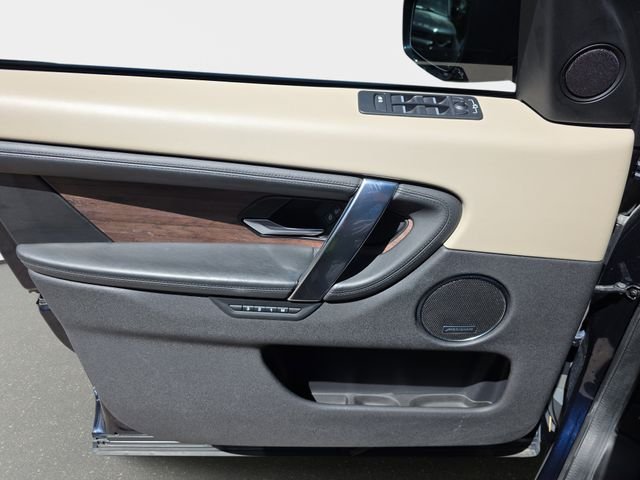 Used 2020 Blue Land Rover SE image 29