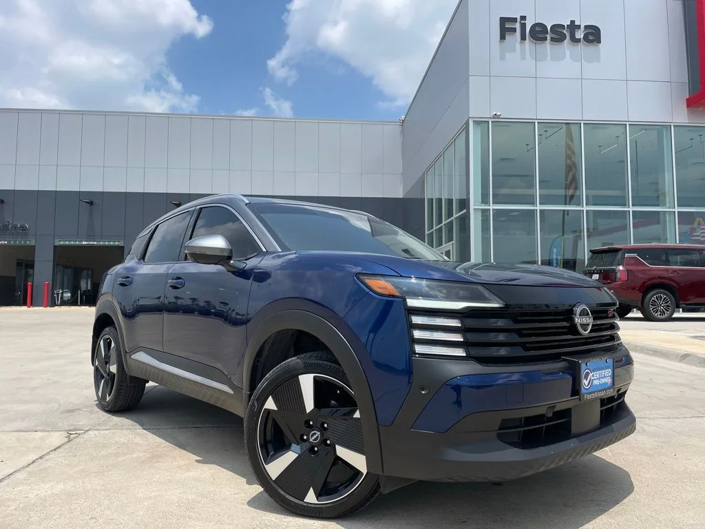 Certified Used 2025 Blue Nissan SR image 1