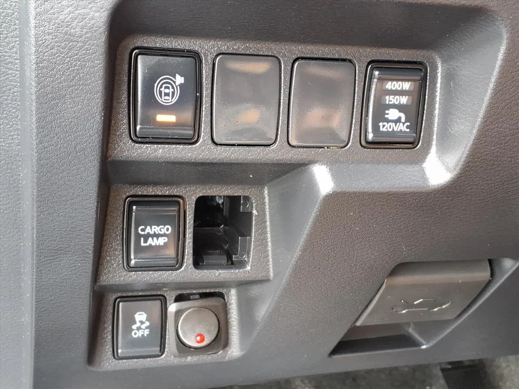 Used 2023 Black Nissan PRO-X image 11
