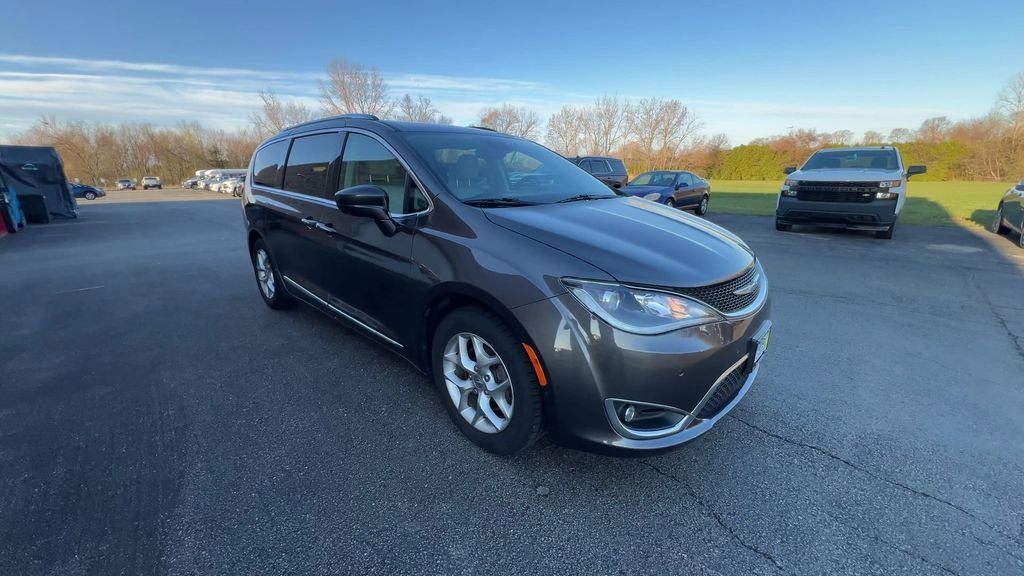 Used 2018 Chrysler Pacifica Touring L Plus with VIN 2C4RC1EG4JR351768 for sale in Morris, IL